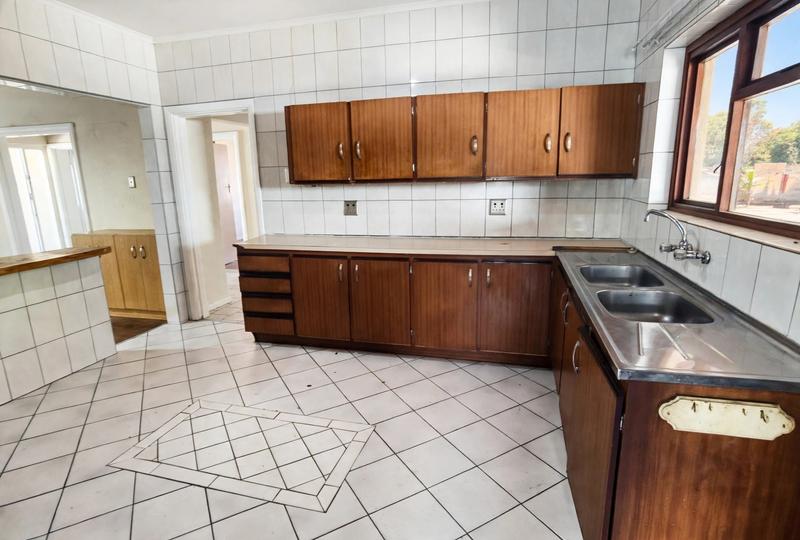 4 Bedroom Property for Sale in Goodwood Estate Western Cape